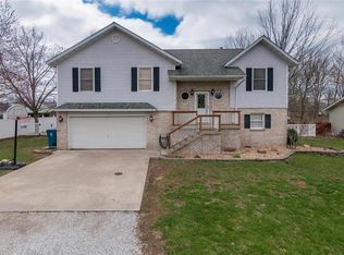 122 Pebblebrook Ln, Troy, IL 62294