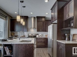 17816 9th Ave SW, Edmonton, AB T6W 3K2
