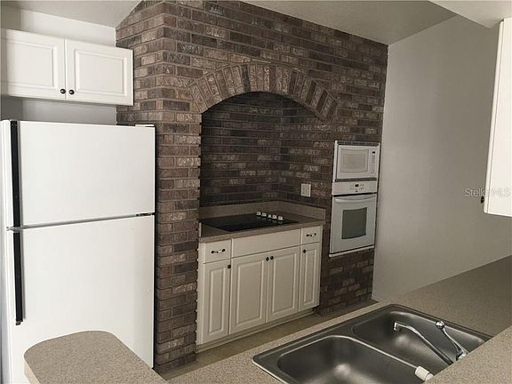 4th image of 203 Citrus Landing Dr