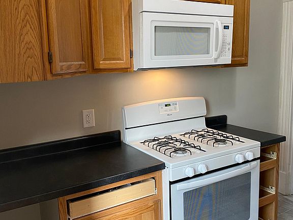 2nd image of 2522 Ida Ave #2