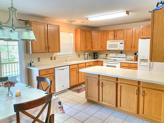 4th image of 108 Collier Dr