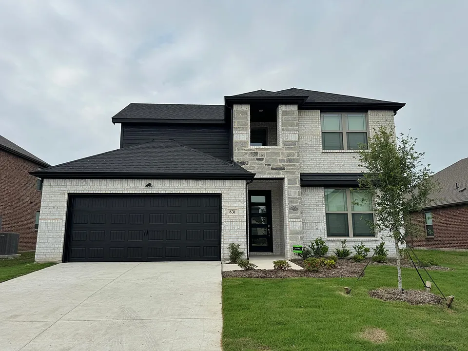 831 Rosebud Trl