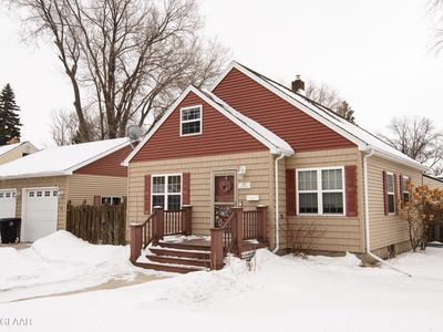 919 Letnes Dr, Grand Forks, ND, 58201