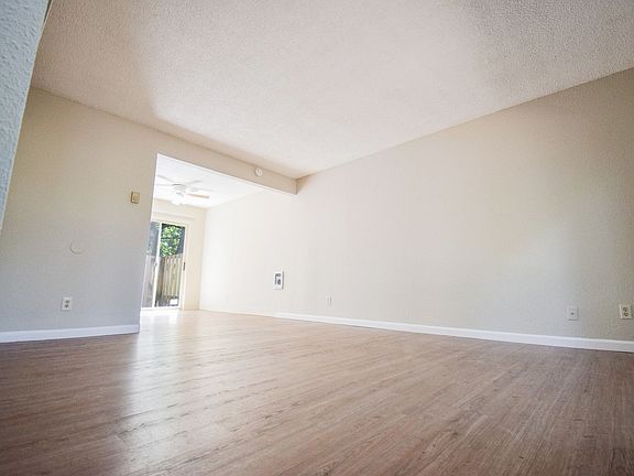2nd image of 9425 SW Tauchman St #J