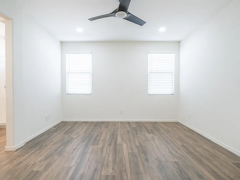 10872 W Marshall Ave — Photo 18