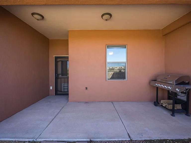 4405 Levante Dr — Photo 28