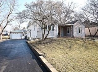 640 W Main St, Mount Zion, IL 62549