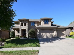 714 S 200th St, Elkhorn, NE 68022