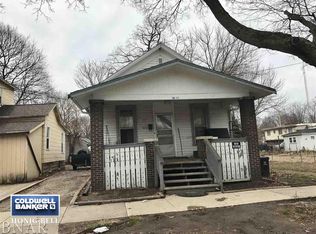 506 1/2 N Roosevelt Ave, Bloomington, IL 61701