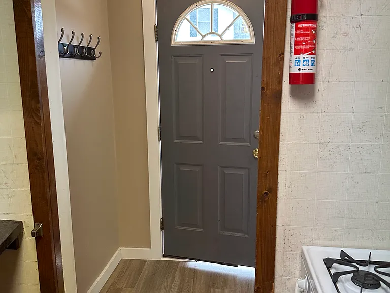 396 Sumner St — Photo 11
