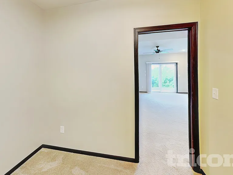 1341 Meadow Ln — Photo 9