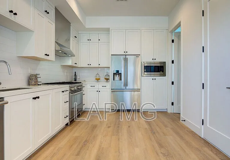 6018 Comey Ave — Photo 3