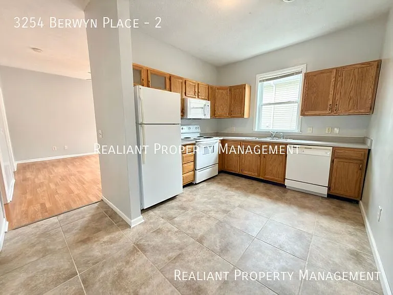 3254 Berwyn Pl #2 — Photo 4