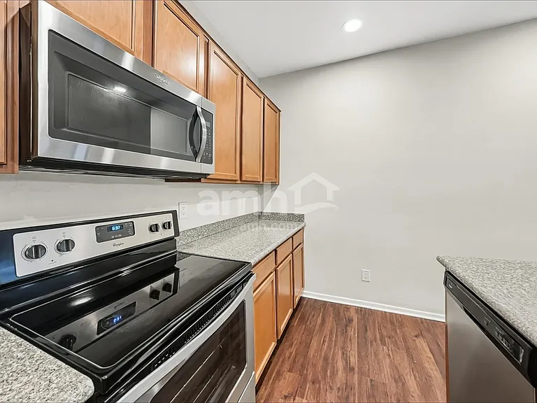 1688 E Primavera Way — Photo 4