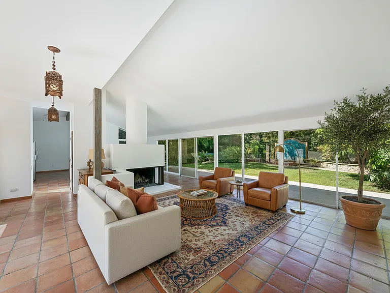 6328 Frondosa Dr — Photo 5