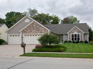 1290 Yosemite Rd, Oconomowoc, WI 53066