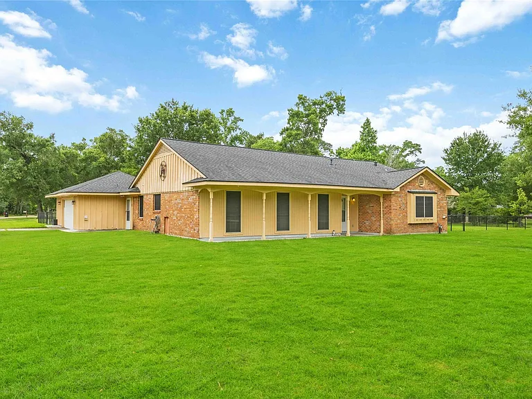 435 Rolling Wood Rd — Photo 3