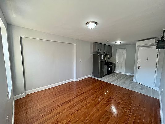 2nd image of 81 Allen St APT 7