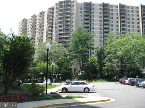 309 Yoakum Pkwy APT 1605, Alexandria, VA 22304