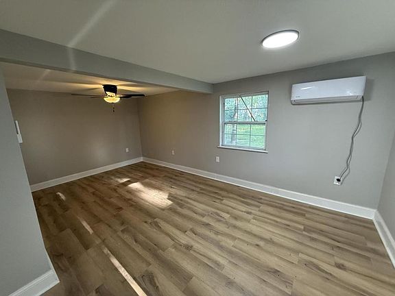 3rd image of 507 S Gray Ave