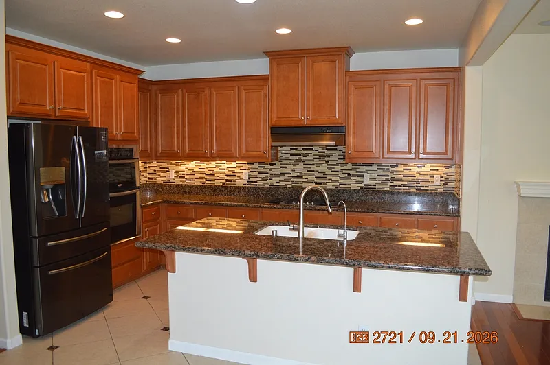 5 bed, 3.0 bath, 2814 sqft, $3,400 — Photo 2
