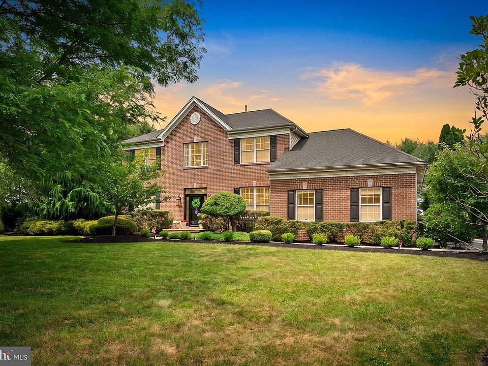1st image of 65 Cliffwood Dr