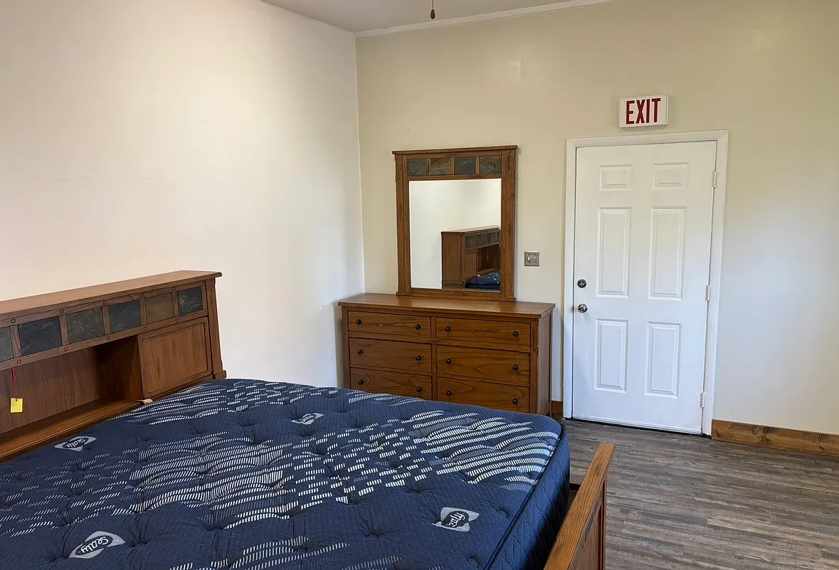 1 bed, 800 sqft, $995 — Photo 2