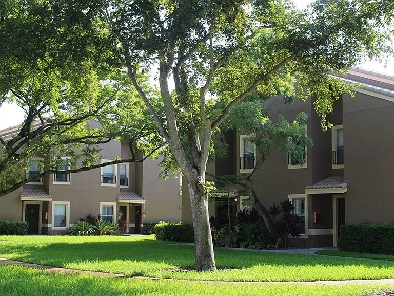 CORAL FALLS APARTMENTS — Photo 61