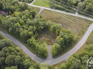 1310 Cumberland Ridge Dr, Ottawa, ON K4C 1E1