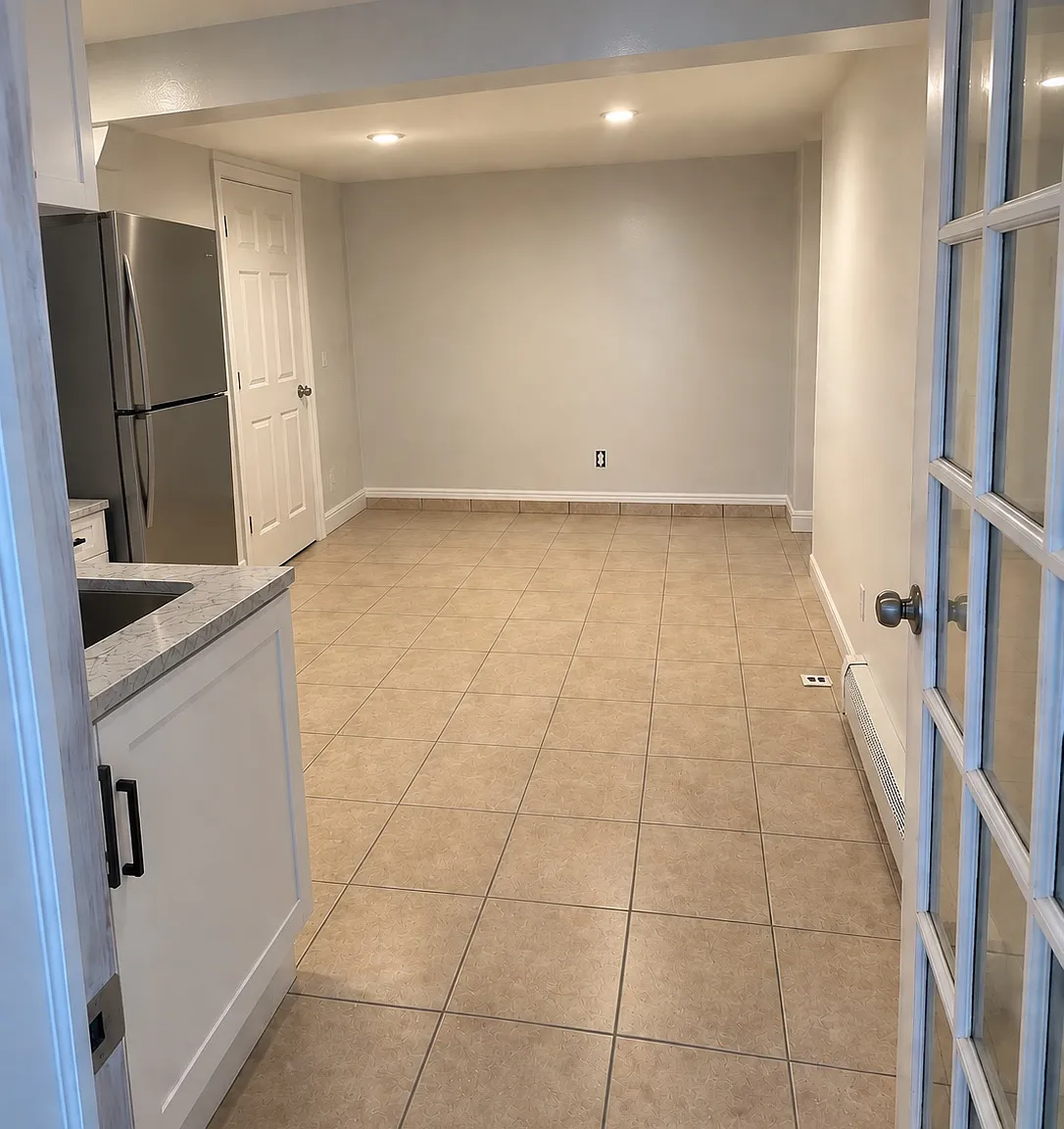 Poplar St, Central Islip — Photo 2