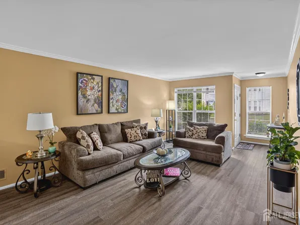 4503 Patterson St, Bridgewater, NJ 08807