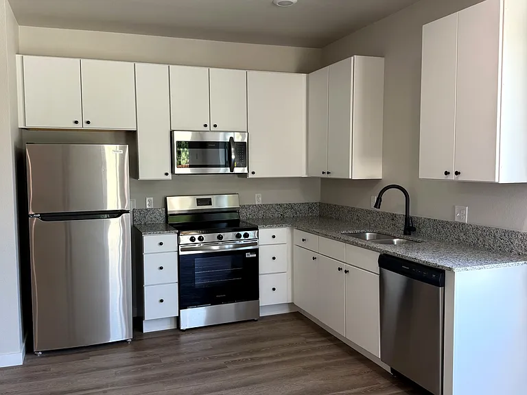 845 N Rupple Rd #101 — Photo 6