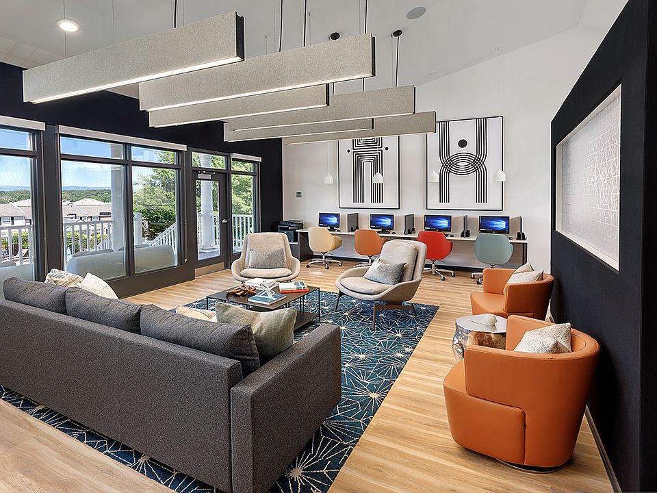24-Hour Media Lounge and Business Center