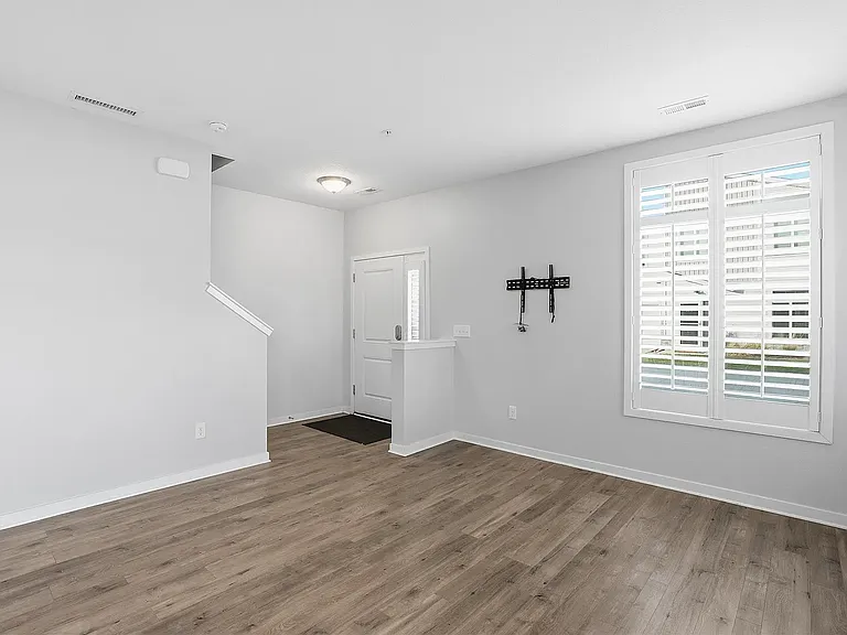 329 NE Otter Dr — Photo 15