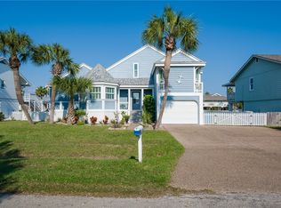 3 Pelican Dr, Rockport, TX 78382