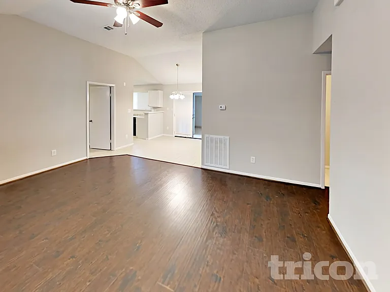 7814 Eastern Bluebird Dr — Photo 3