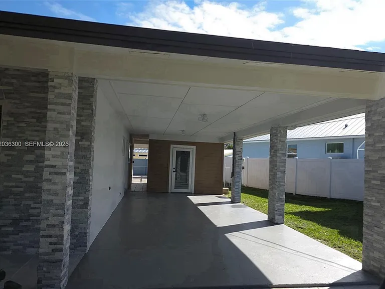 1565 Thumb Point Dr — Photo 6
