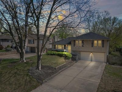 8409 Santa Fe Ln, Overland Park, KS, 66212
