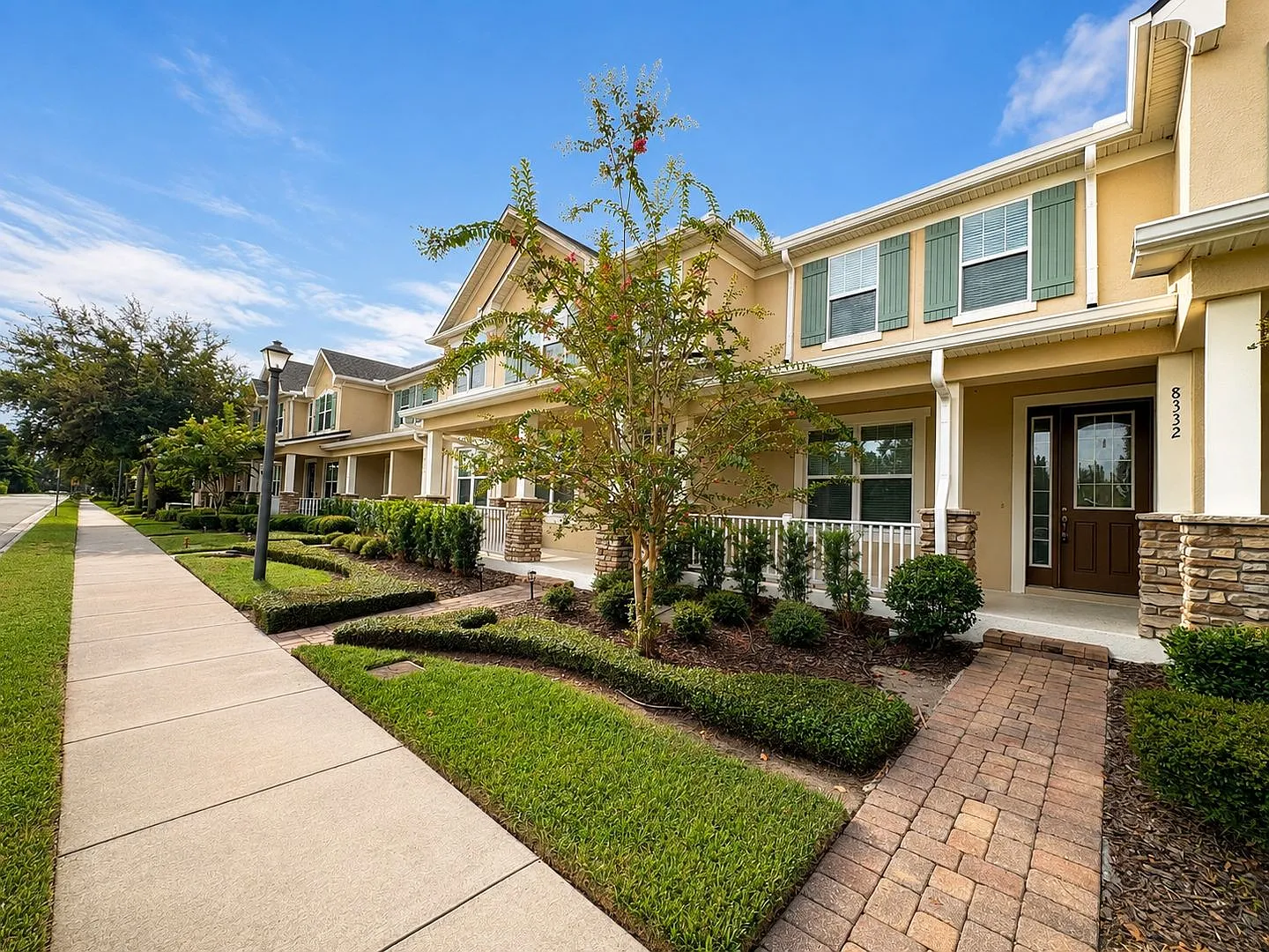 Beautiful 3 Bedroom Townhome At Windermere! — Photo 2