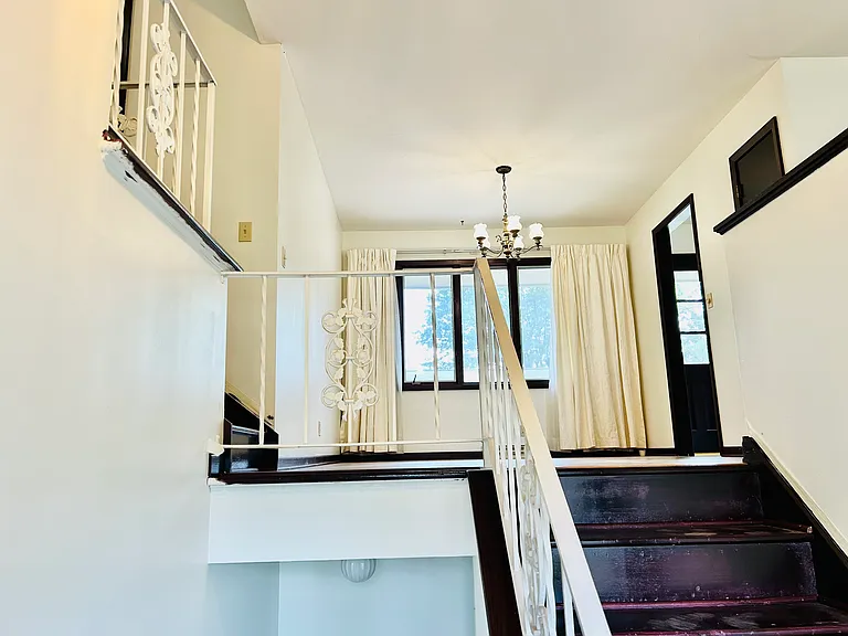 8001 Sandalwood Dr — Photo 3