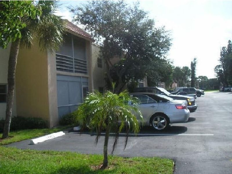 1st image of 959 SE 2nd Ave APT 126