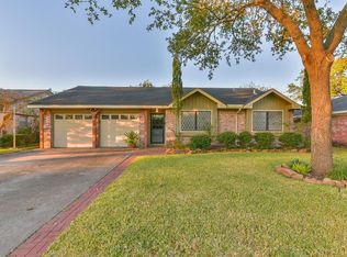 401 Reta Dr, Deer Park, TX 77536