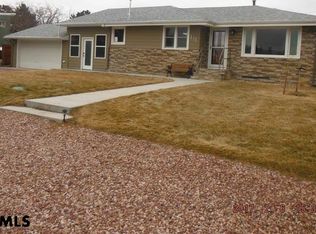 615 Mountain View Ave, Scottsbluff, NE 69361