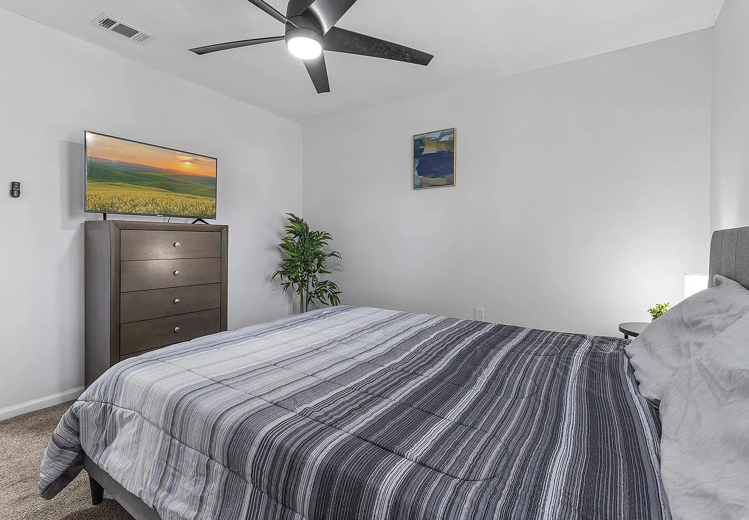 3 bed, 1248 sqft, $2,500 — Photo 4