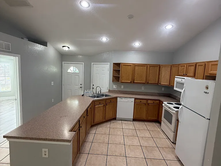 10321 Hemlock St #2 — Photo 3