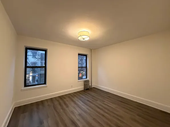 196 Spring Street image 1 of 6