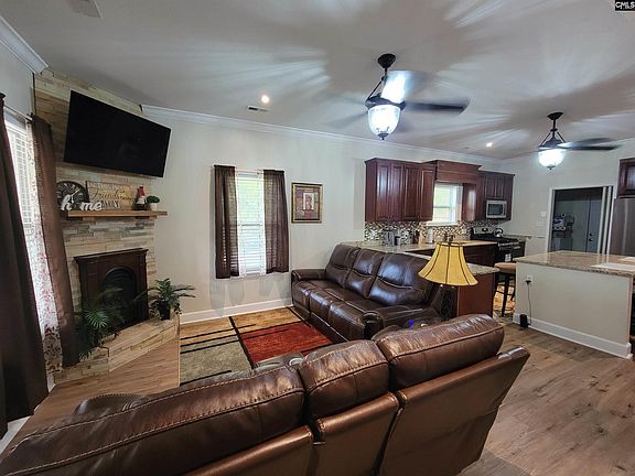 3rd image of 1322 Jefferson St