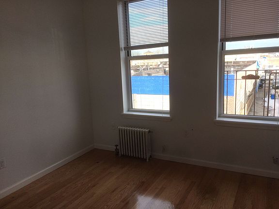 4th image of 3430 44th St APT 3F