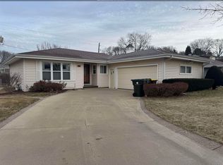 5425 Myers Ct, Sioux City, IA 51106