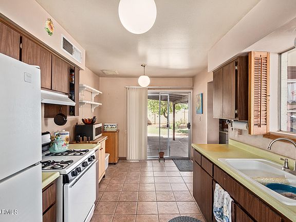3rd image of 5016 N 78TH Avenue